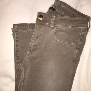 SOLD American Eagle jegging crop